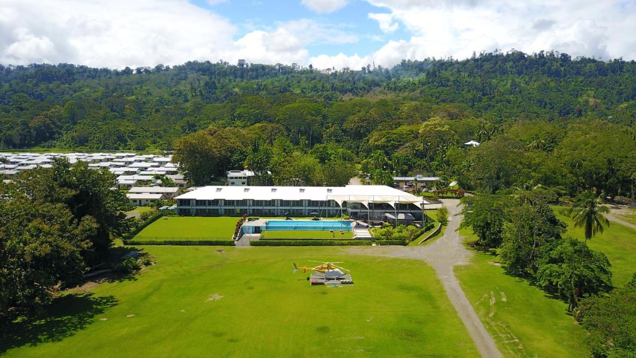 Crossroads Hotel Lae Omili Exterior photo